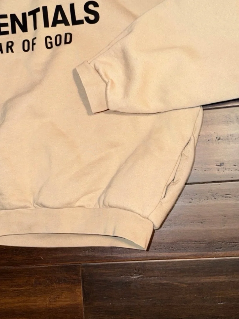 Essentials Sweatshirt - Picture 7 of 7